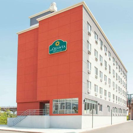 La Quinta Inn & Suites Far Rockaway - Beach Hotel New York Exterior foto