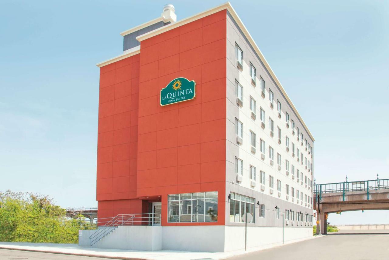 La Quinta Inn & Suites Far Rockaway - Beach Hotel New York Exterior foto