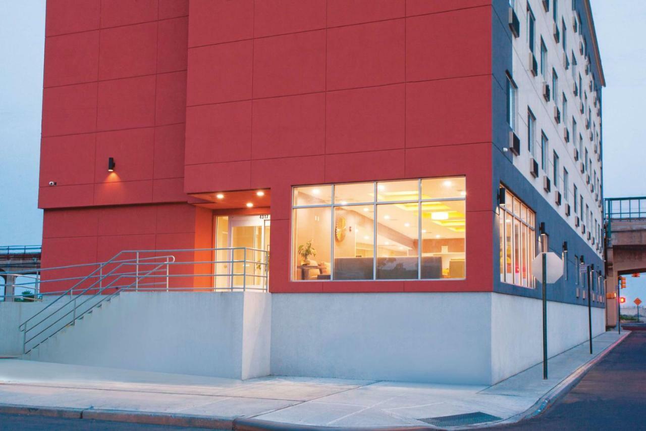 La Quinta Inn & Suites Far Rockaway - Beach Hotel New York Exterior foto
