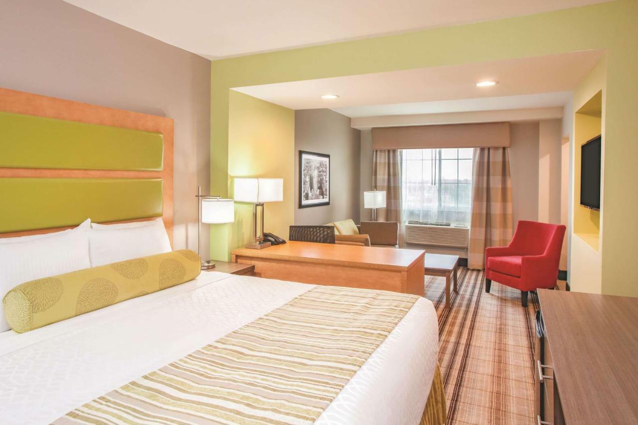 La Quinta Inn & Suites Far Rockaway - Beach Hotel New York Exterior foto